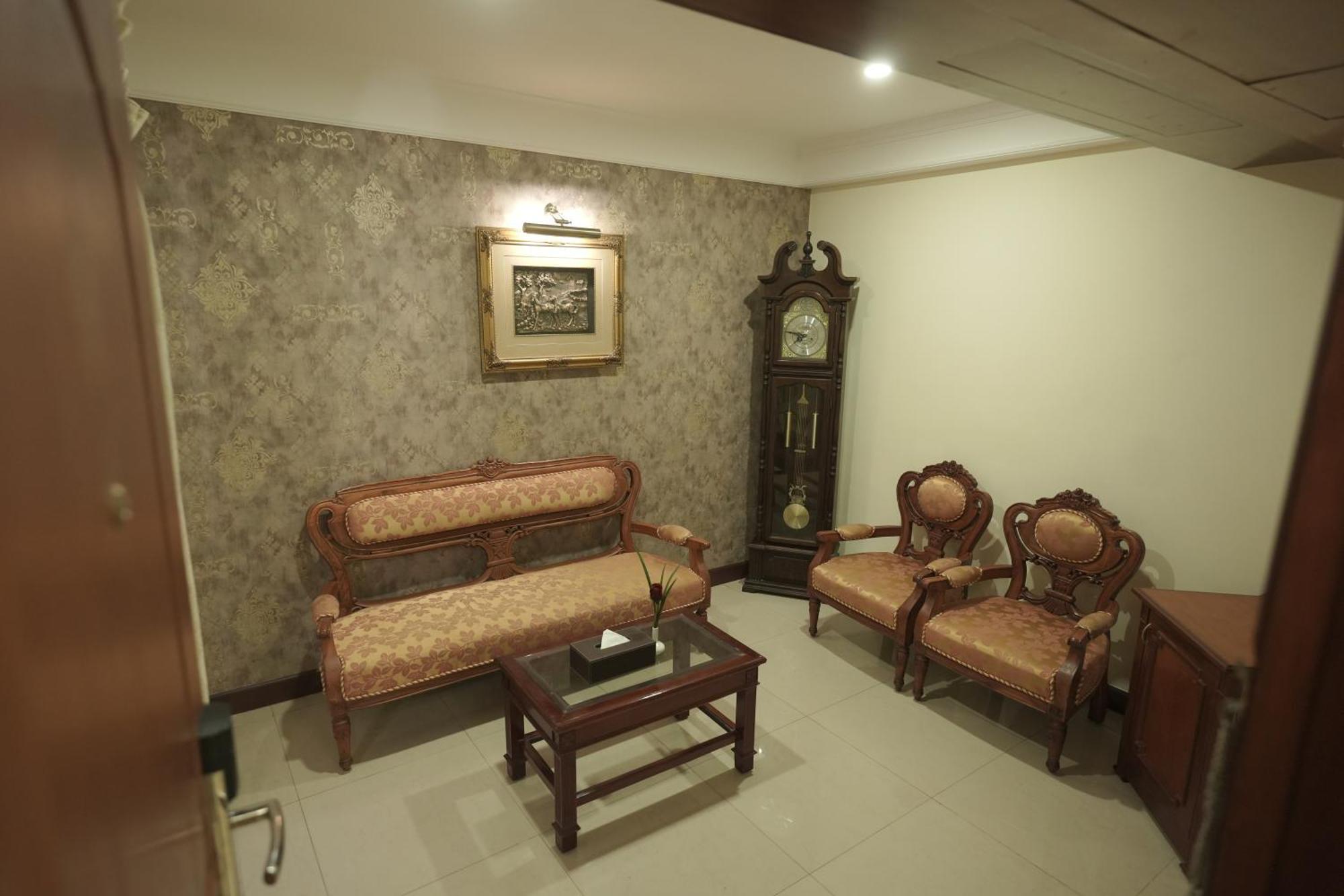 Maurya Rajadhani Thiruvananthapuram Eksteriør billede